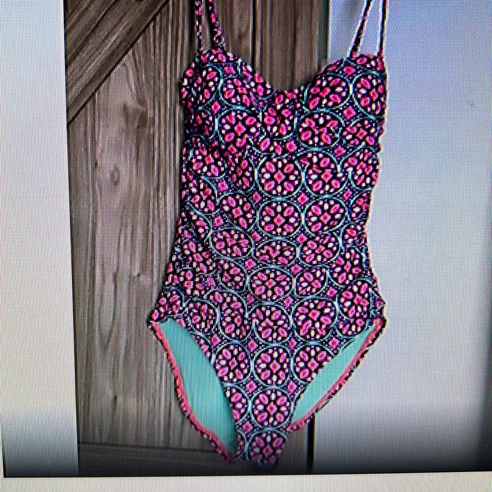 Catalina one pcs swimsuit size medium